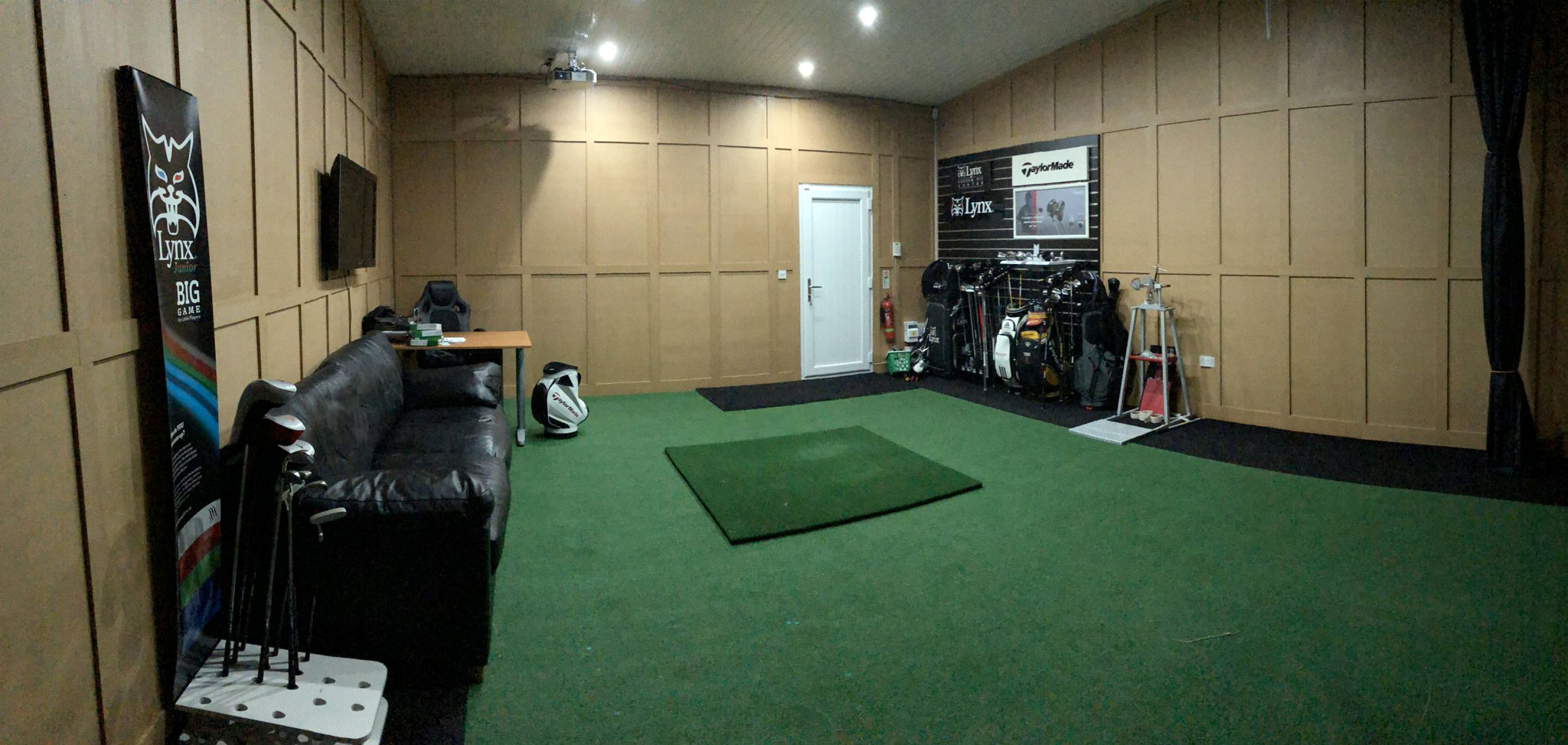 Pro-Golf Teaching Bay at Rebrof Timber Buildings